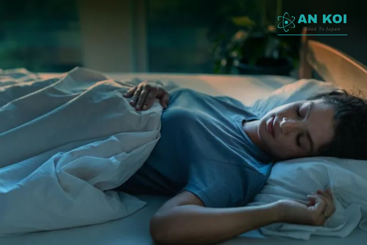 Tại sao người Nhật không ngủ giường mà lại chuộng ngủ sàn? Khám phá 7 lý do về văn hóa, sức khỏe, động đất và tối ưu không gian sống chuẩn phong cách Nhật Bản.