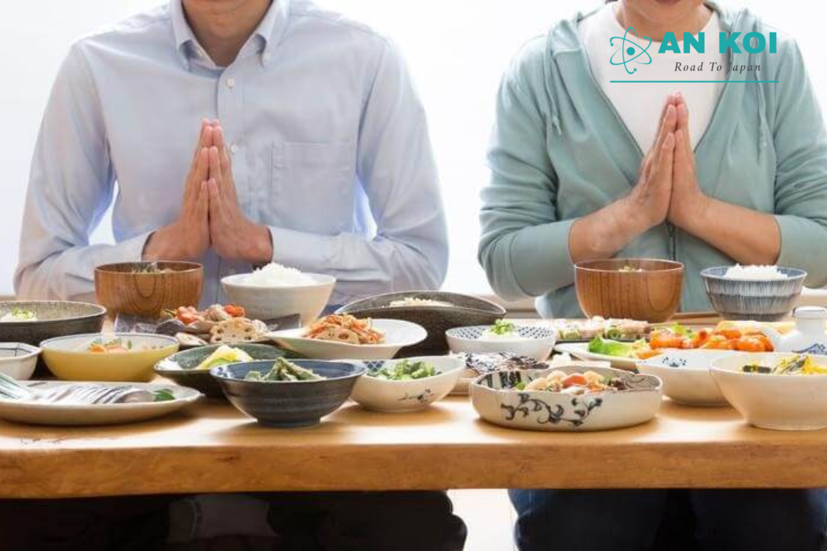 Khám phá lý do tại sao người Nhật sống lâu, những bí quyết trường thọ của người Nhật và chế độ ăn uống lành mạnh giúp họ duy trì sức khỏe dẻo dai như thế nào.