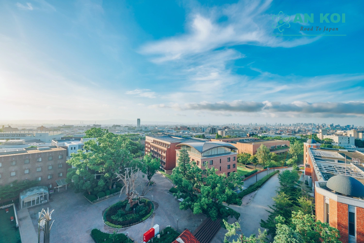 Đại học Kansai là một trong những trường tư thục nổi tiếng tại Osaka với hơn 130 năm lịch sử. Khám phá ngành học, khuôn viên, chương trình dành cho du học sinh tại Kansai University.